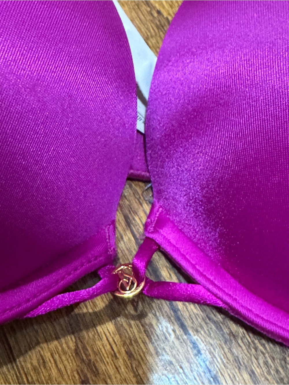 Victoria’s Secret Bombshell Satin Plunge RARE Pink Push Up Bra Adds 2 Cups 34B - Picture 4 of 9
